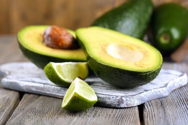 Super Cleansing Avocado-Kale Salad with Grilled Lime Steak